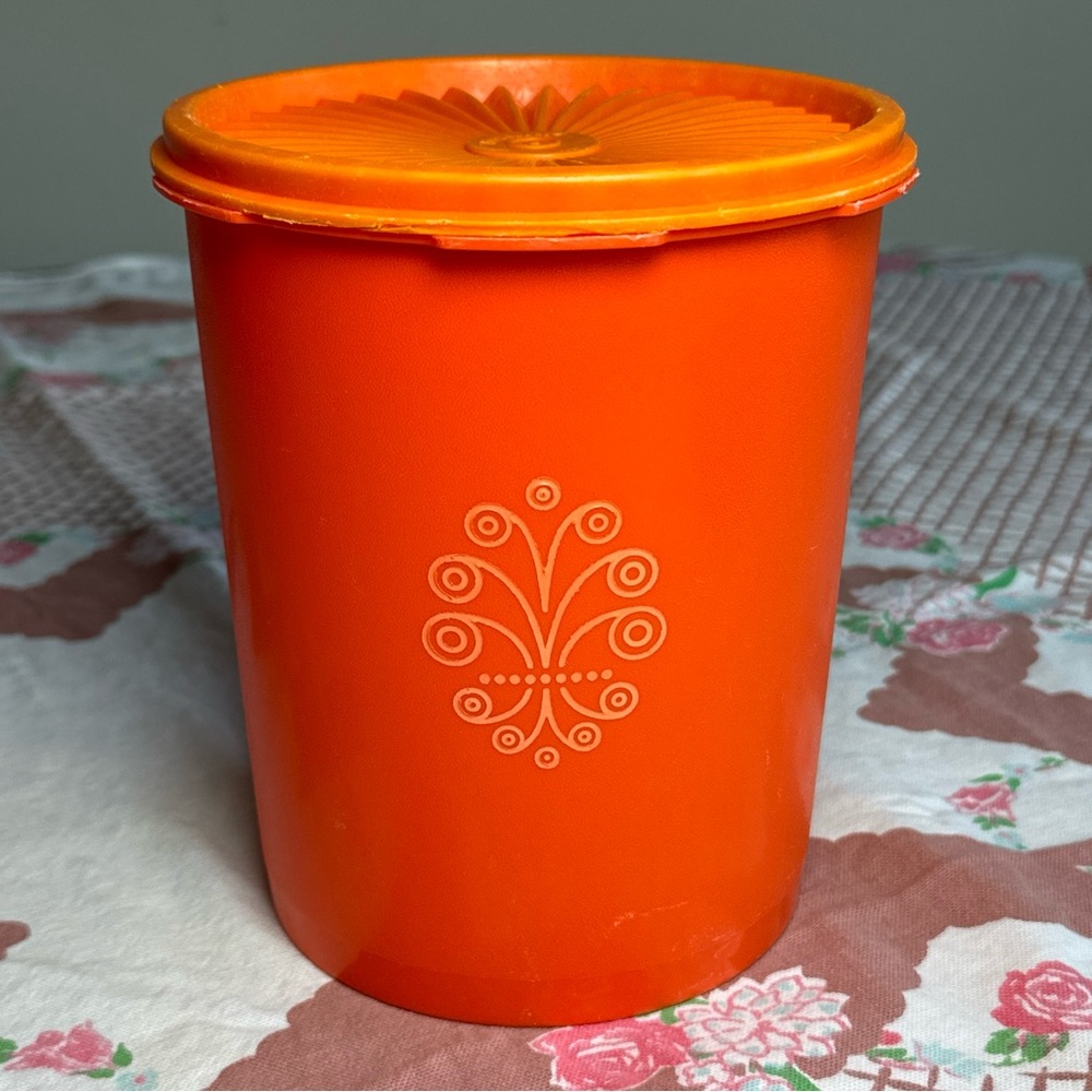 Vintage Tupperware 809 Orange Canister & Starburst Lid 810 Servalier 7” Tall